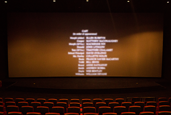 威九国际V9国际党委组织召开《长津湖》观影活动